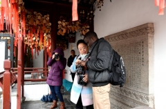 上海交大媒设学院引领留学生亲身体会“中国传